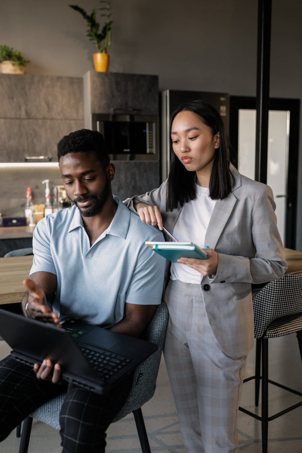 5-Signs-That-Youre-Not-Running-Your-Business-Efficiently-Enough-001