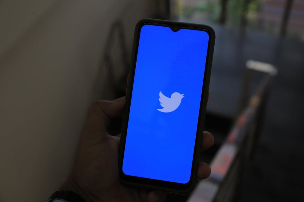 twitter app on phone