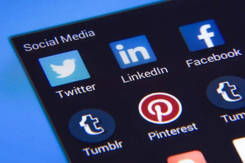social media app icons